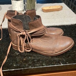 Free people women’s size 36 brown booties